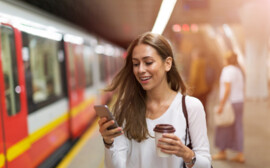 Челябинцы в московском метро стали реже читать и больше работать