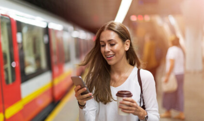 Челябинцы в московском метро стали реже читать и больше работать