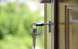 В Челябинске молодые семьи получили жилищные сертификаты 