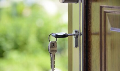 В Челябинске молодые семьи получили жилищные сертификаты 